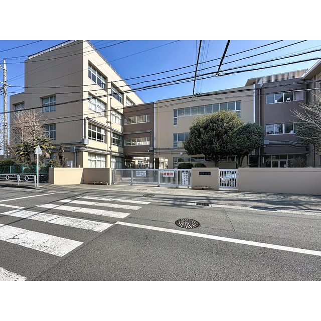 中学校　座間市立　西中学校（中学校）まで2100m