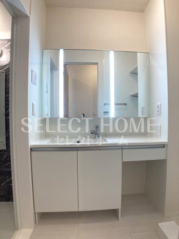 洗面設備　独立洗面台です