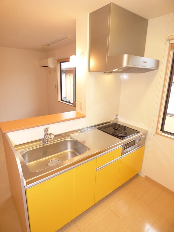 キッチン　別部屋のお写真です。ご参考になれば幸いです。