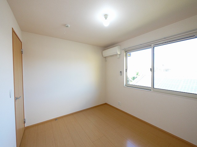 その他部屋・スペース　落ち着いて過ごせるお部屋なので、寝室にいかがでしょうか