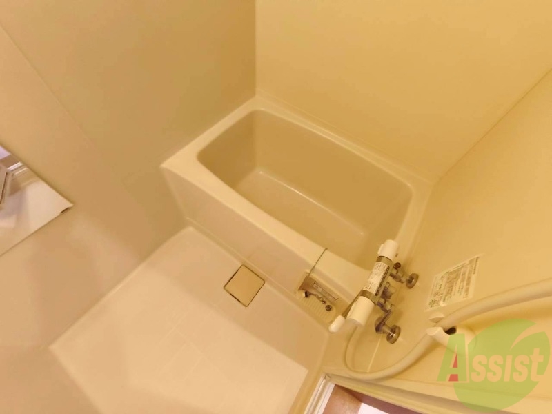 バス・シャワールーム　お風呂になります。一日の疲れを癒してくださいね。