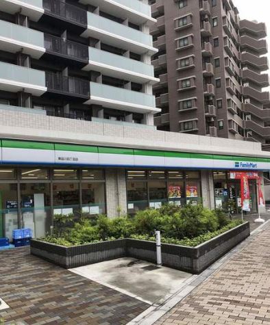 コンビニ　ファミリーマート東品川店（コンビニ）まで208m