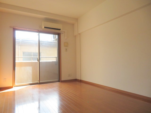 居室・リビング　※同仕様タイプ