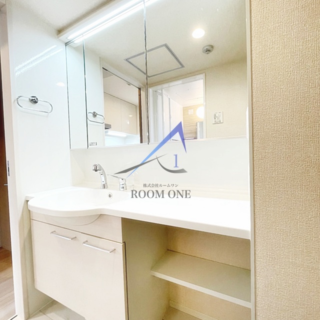 洗面設備　独立洗面台です。