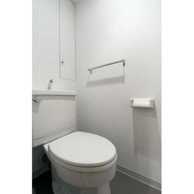 トイレ　※写真は同タイプ住戸です。