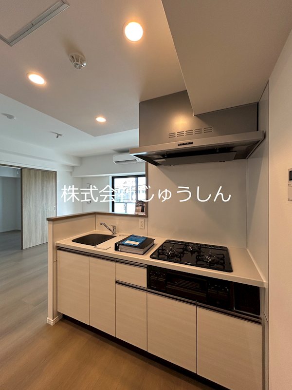 キッチン　※同タイプ画像使用(303号室)