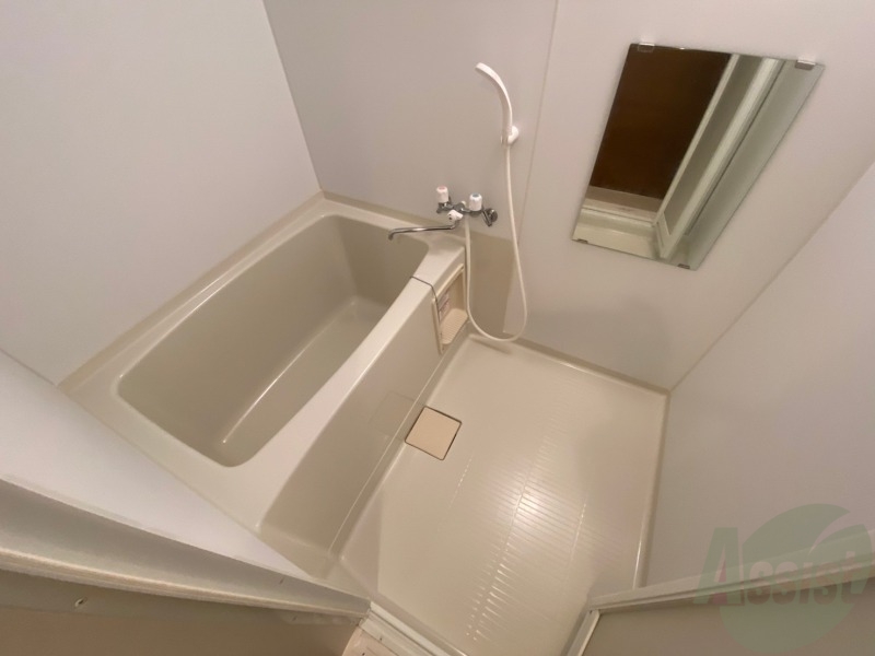 バス・シャワールーム　お風呂になります。一日の疲れを癒してくださいね。