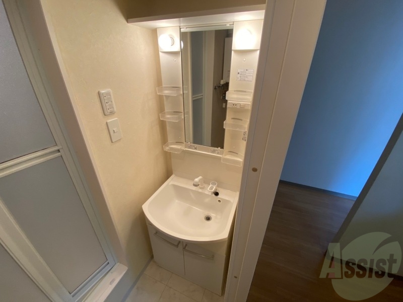 洗面設備　こちらに洗面台があります。朝の洗顔はこちらで。