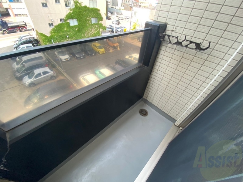 バルコニー　バルコニーです。洗濯物を干したり一息ついたりできますね！