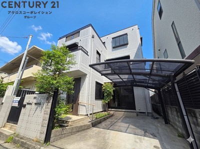 建物外観　車からすぐ玄関です。