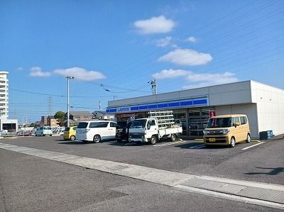 コンビニ　ローソン鹿角店さん（コンビニ）まで800m