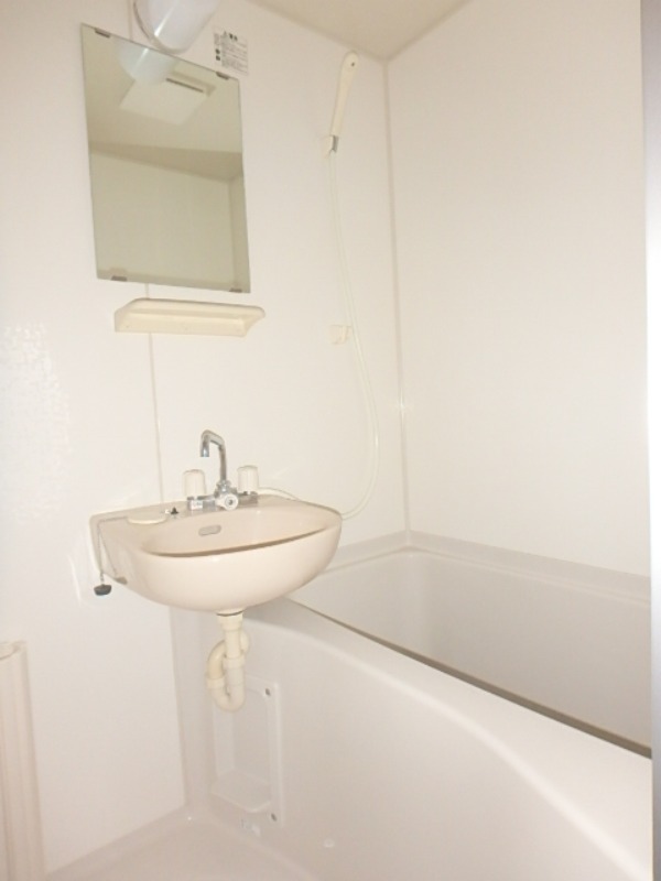 バス・シャワールーム　図面と現状に相違がある場合には現状を優先