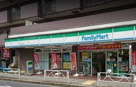 コンビニ　ファミリーマート砧城山通り店（コンビニ）まで313m