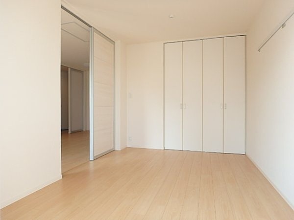 居室・リビング　コンパクトで使いやすい洋室です