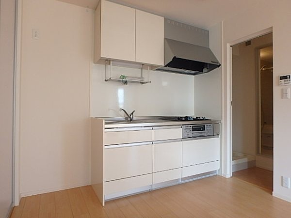 キッチン　コンパクトなキッチンで掃除もラクラク