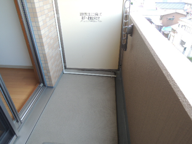 バルコニー　写真は同マンションの他のお部屋です
