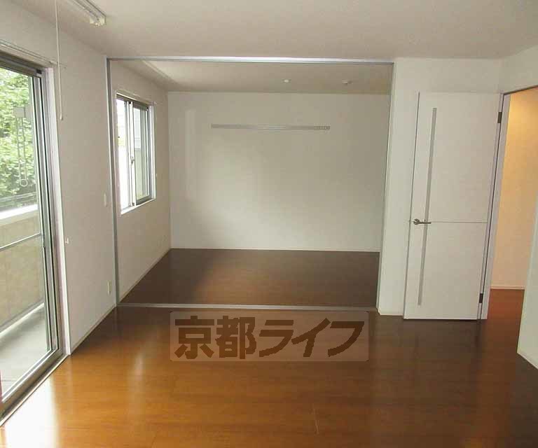 居室・リビング　明るいお部屋です
