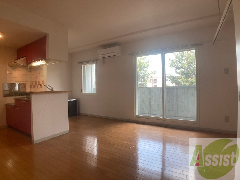 居室・リビング　広くてキレイなお部屋が広がっていて、充実した生活が送れそう。