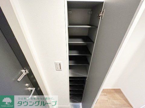 玄関　お問合せはタウンハウジングまで！※現地待合わせ相談可能