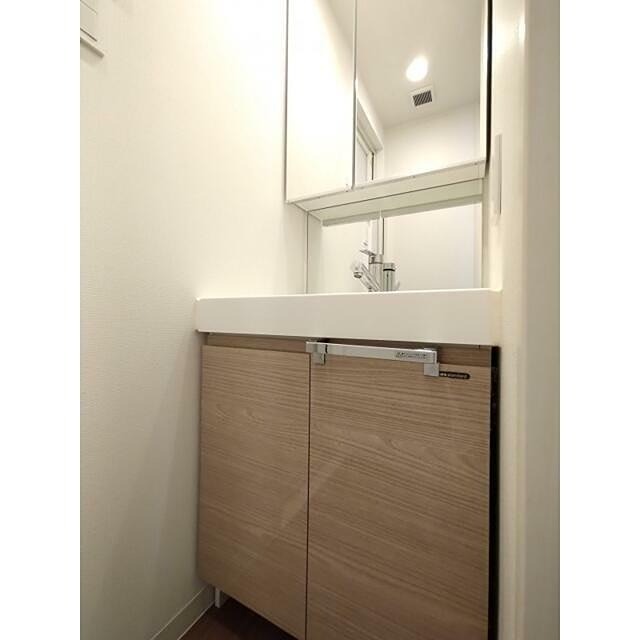 洗面設備　※同仕様写真含む