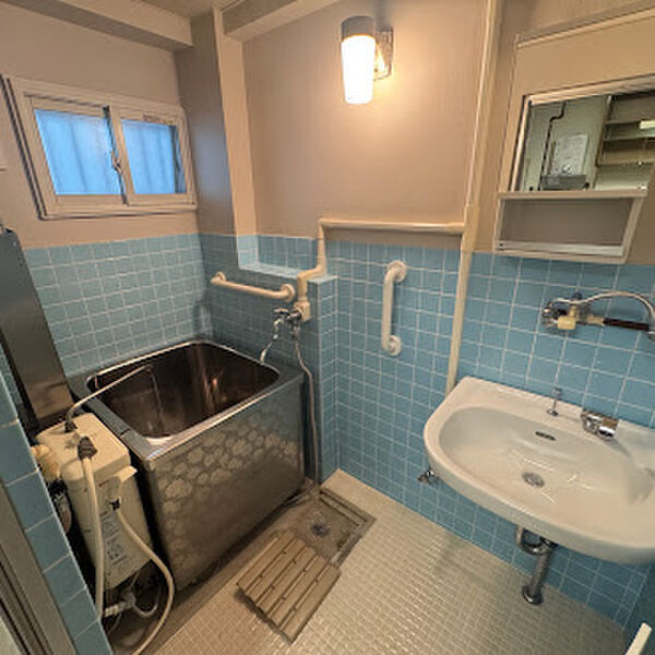 バス・シャワールーム　別室の参考写真です。※現況優先