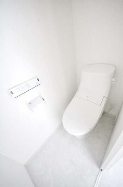 トイレ　【人気のカウンターキッチンタイプ♪】