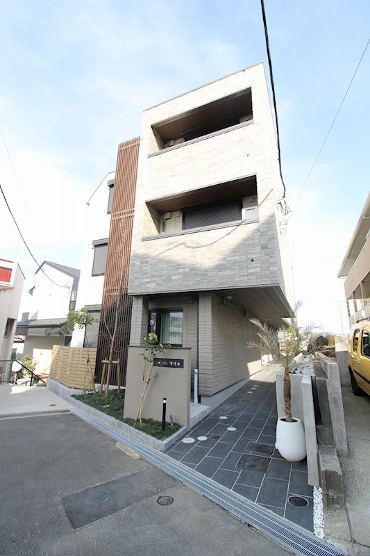 建物外観　積水ハウスシャーメゾンです