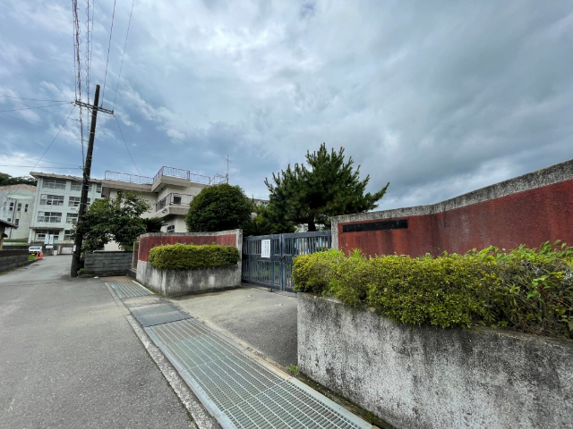 中学校　静岡市立賎機中学校（中学校）まで2350m