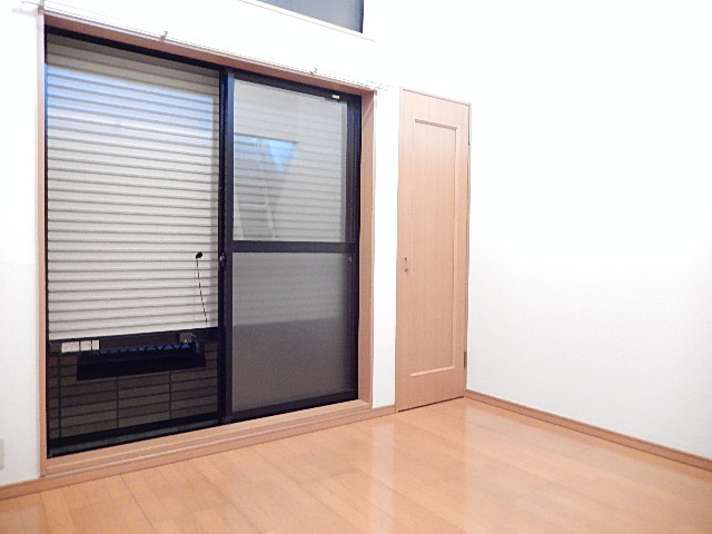 その他　防犯シャッター付で安心。