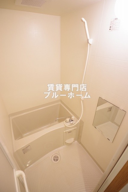 バス・シャワールーム　鏡のあるお風呂！
