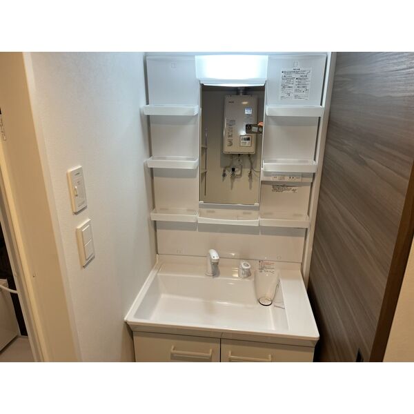 洗面設備　洗面化粧台付き♪