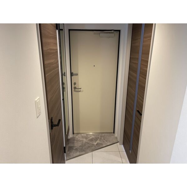 玄関　シューズボックスあります♪