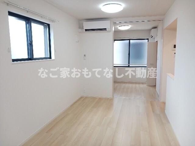 居室・リビング　同タイプ写真