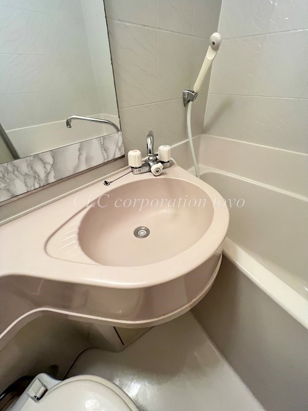 洗面設備　同仕様写真使用