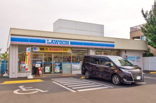 コンビニ　ローソン 小平津田町三丁目店（コンビニ）まで374m