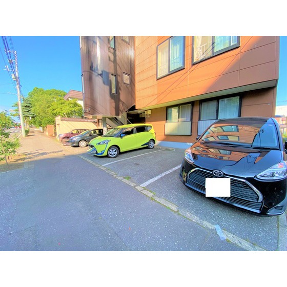 駐車場　駐車場