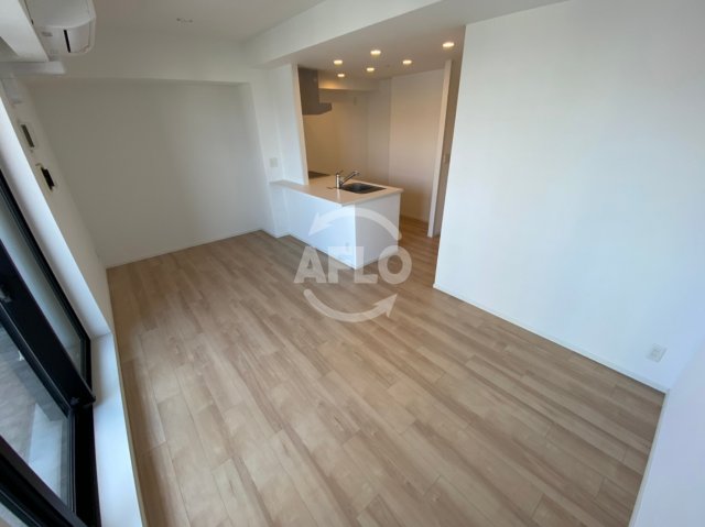 居室・リビング　ロジュマンタワー梅田　リビング