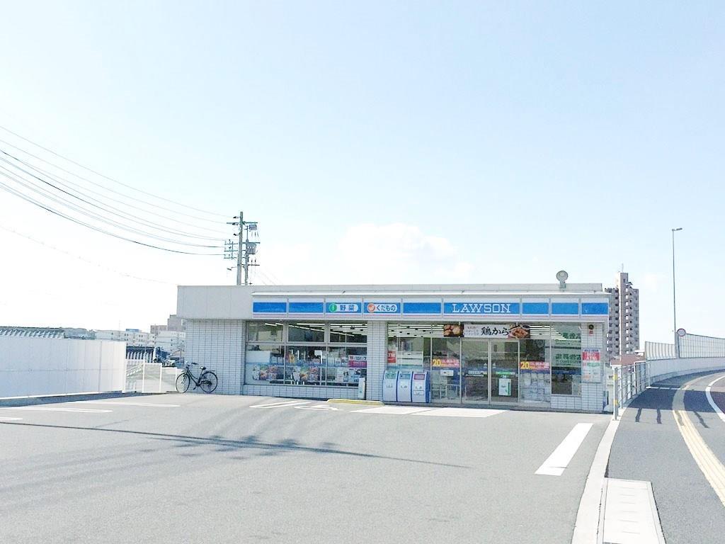 コンビニ　ローソン下関川中本町店（コンビニ）まで632m