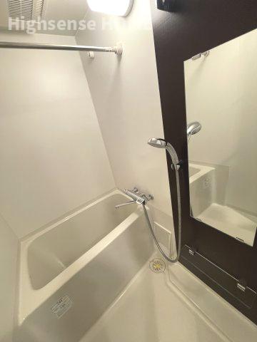 バス・シャワールーム　コンパクトで使いやすいお風呂です