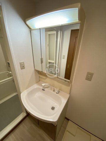 洗面設備　ランドマークシティ梅田東　独立洗面台