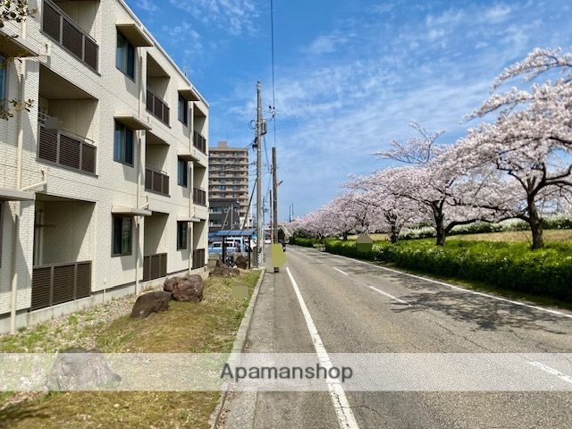 その他　前面道路（その他）まで0m