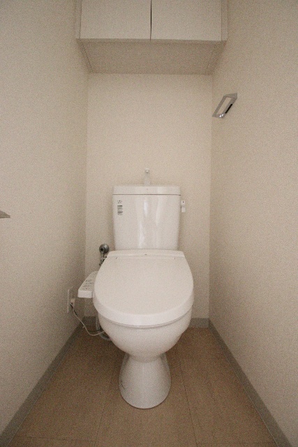 トイレ　※別室の参考写真の為、現況優先です。