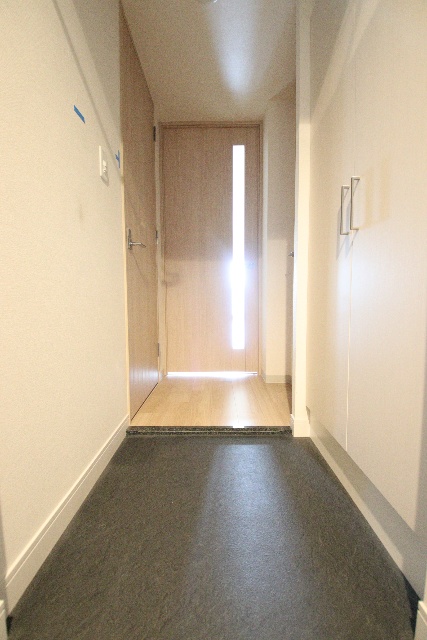 玄関　※別室の参考写真の為、現況優先です。