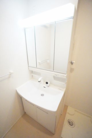 洗面設備　※同物件・同タイプの写真です。