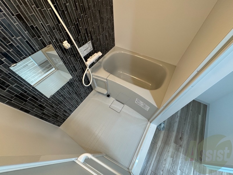 バス・シャワールーム　ユニットバスです。疲れを癒すのに欠かせませんね！