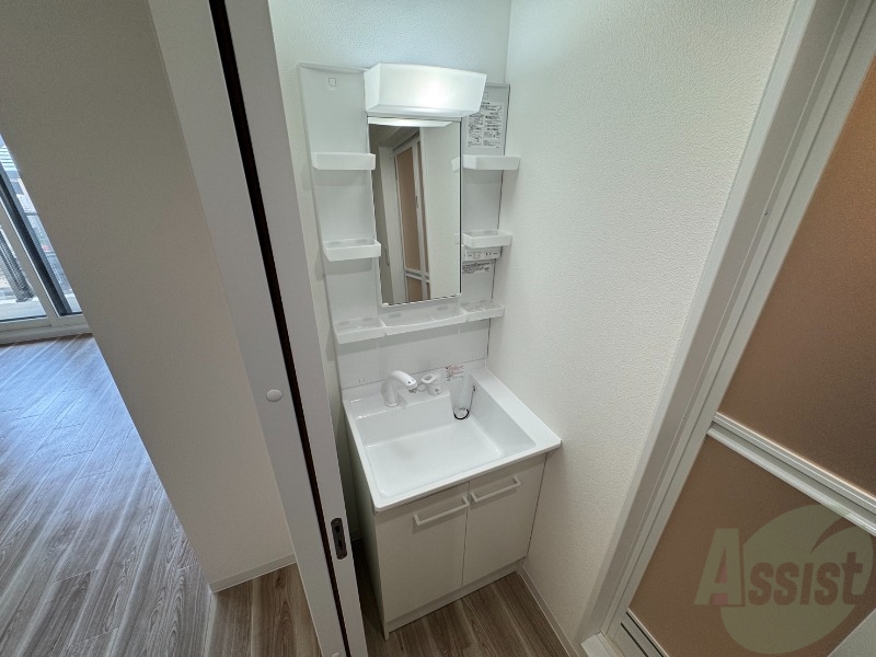 洗面設備　こちらに洗面台があります。朝の洗顔はこちらで。