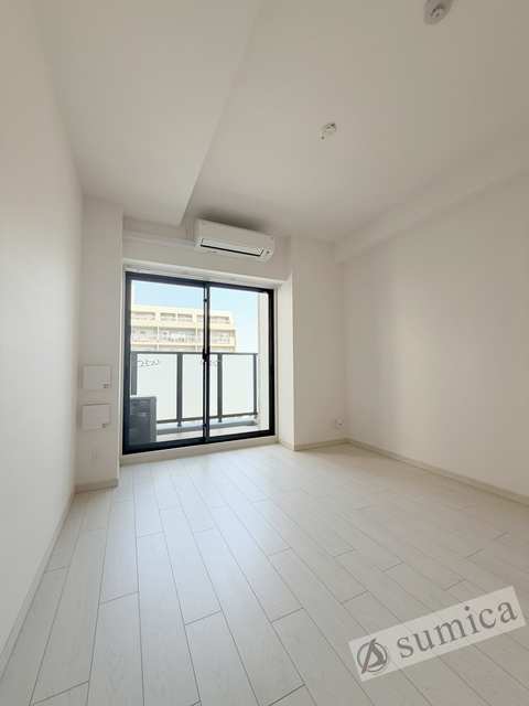 バルコニー　ホワイトベースで明るい内装♪