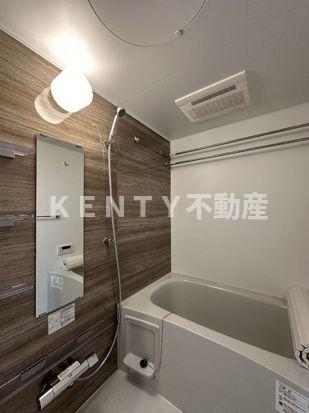 バス・シャワールーム　コンパクトで使いやすいお風呂です