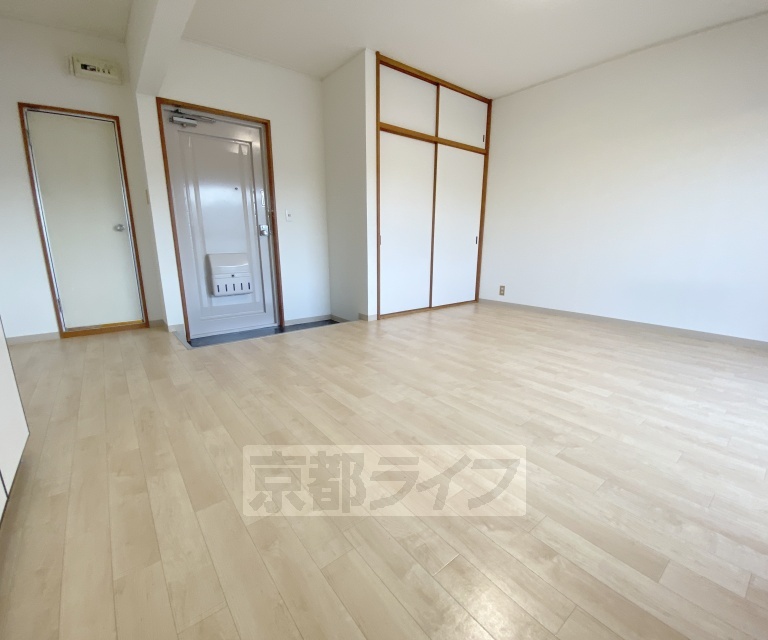 居室・リビング　明るいお部屋です