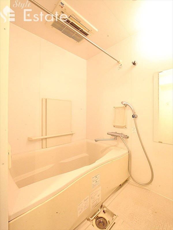 バス・シャワールーム　バスルーム